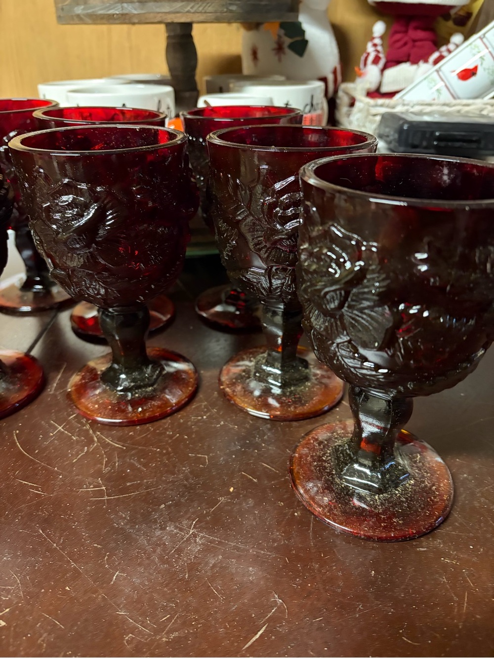 Vintage-Style Ruby Red Goblet Wine Glasses - Set of 4